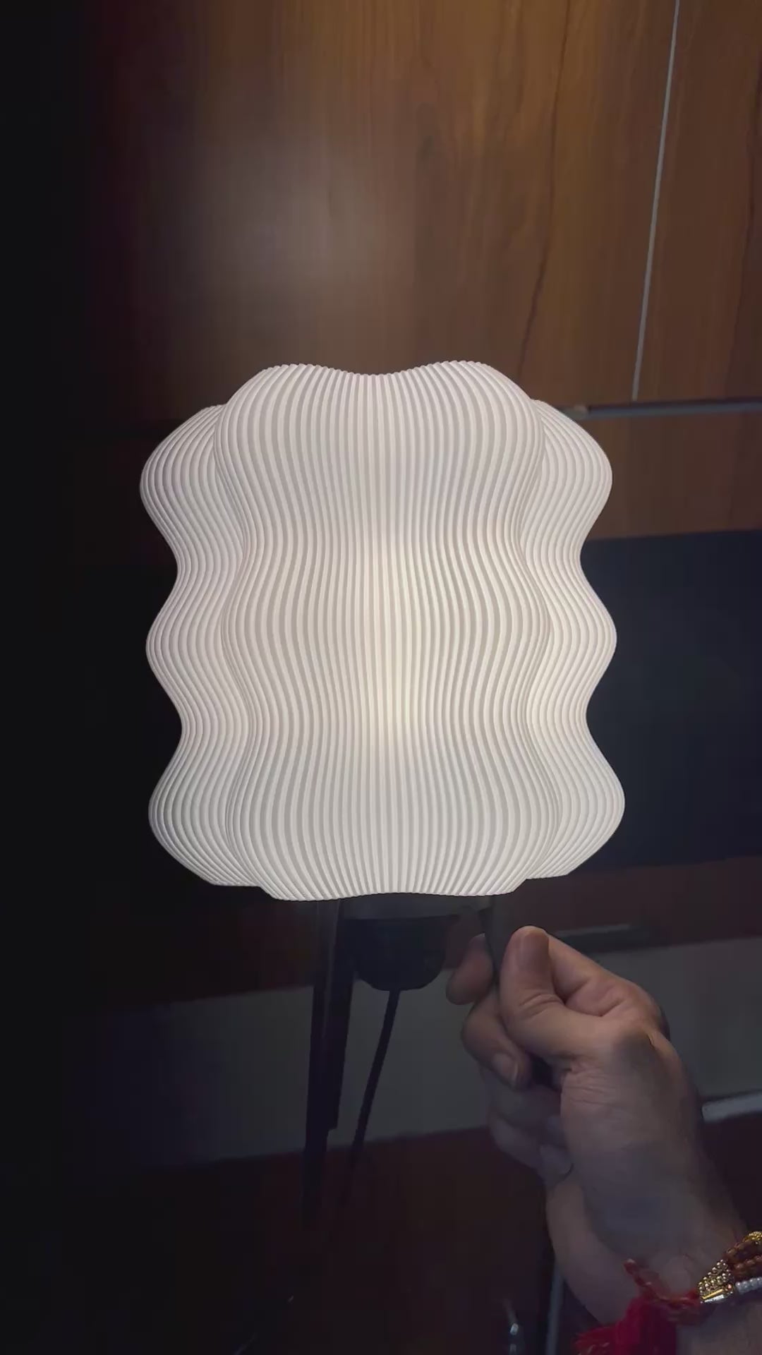 Wavy Luxury Lamp