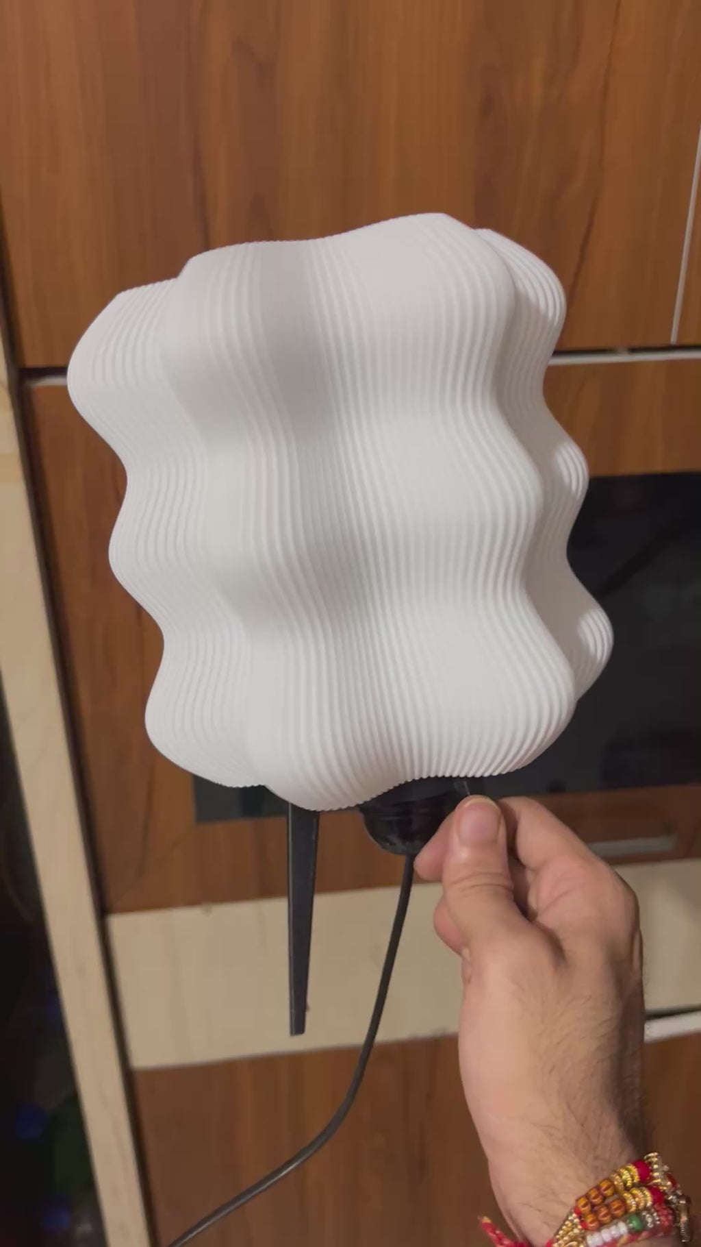 Wavy Luxury Lamp